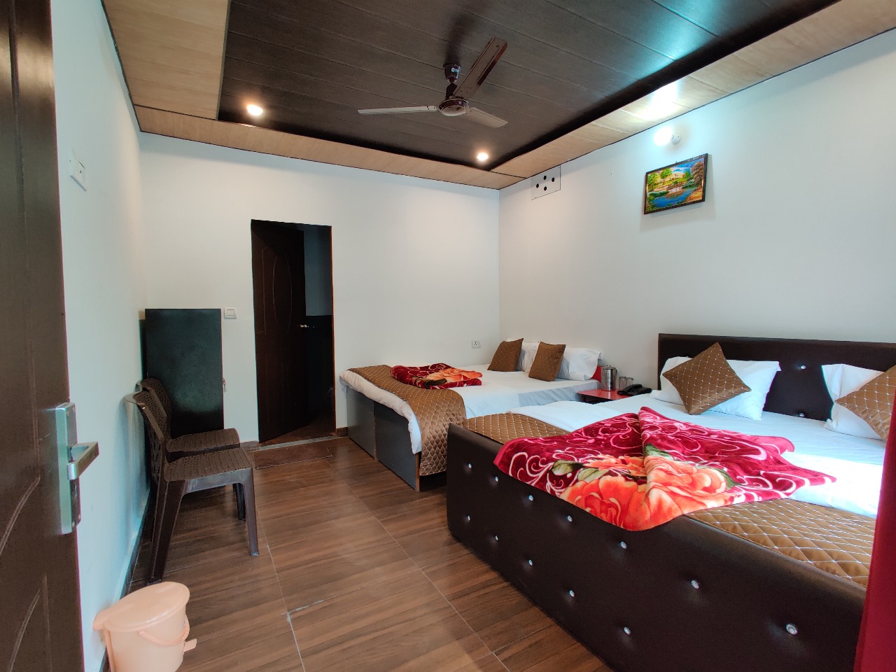 Himalayan Homestay Booking – Cozy Cottage Room